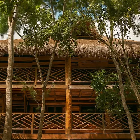 Treehouse Tulum H2Ojos Hotel