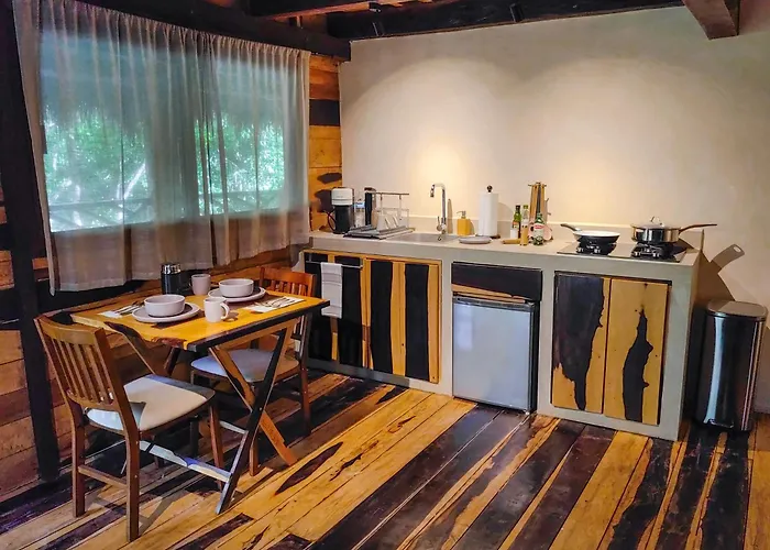 Lodge Treehouse H2ojos